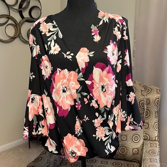International Concepts Size Small Floral Blouse - Picture 1 of 6